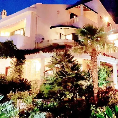 Grand View Apartment