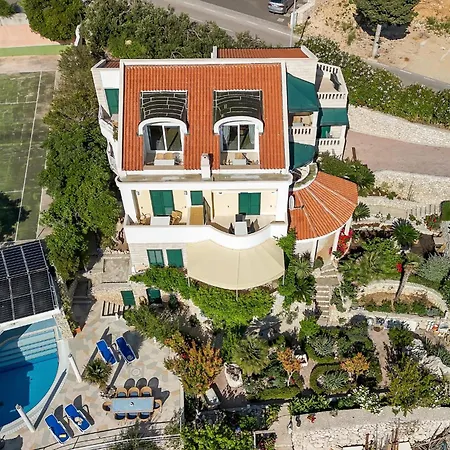 Apartment Grand View